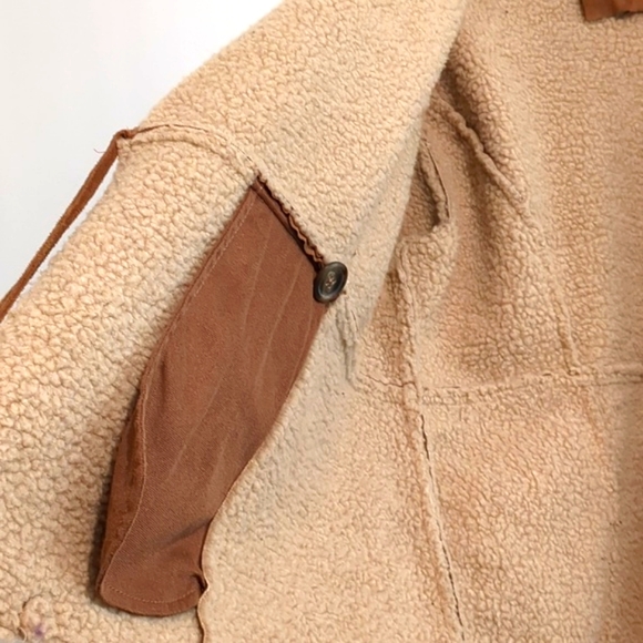 Garnet Hill tan faux sherling coat size large - Picture 8 of 12